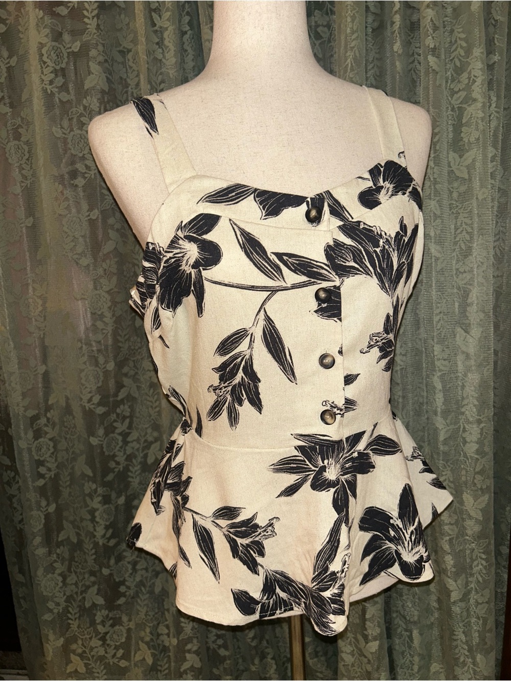 Monteau Linen Ivory Floral Button Front Tank Top Blouse